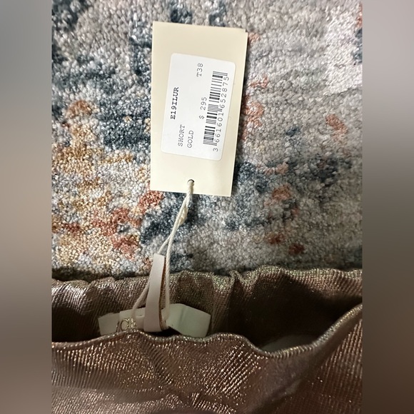 ‼️RARE‼️🎸MAJE🎸🔥NWT🔥 Metallic Silk Blend Shorts in Gold—Size 38 (6 in US) - Picture 5 of 10